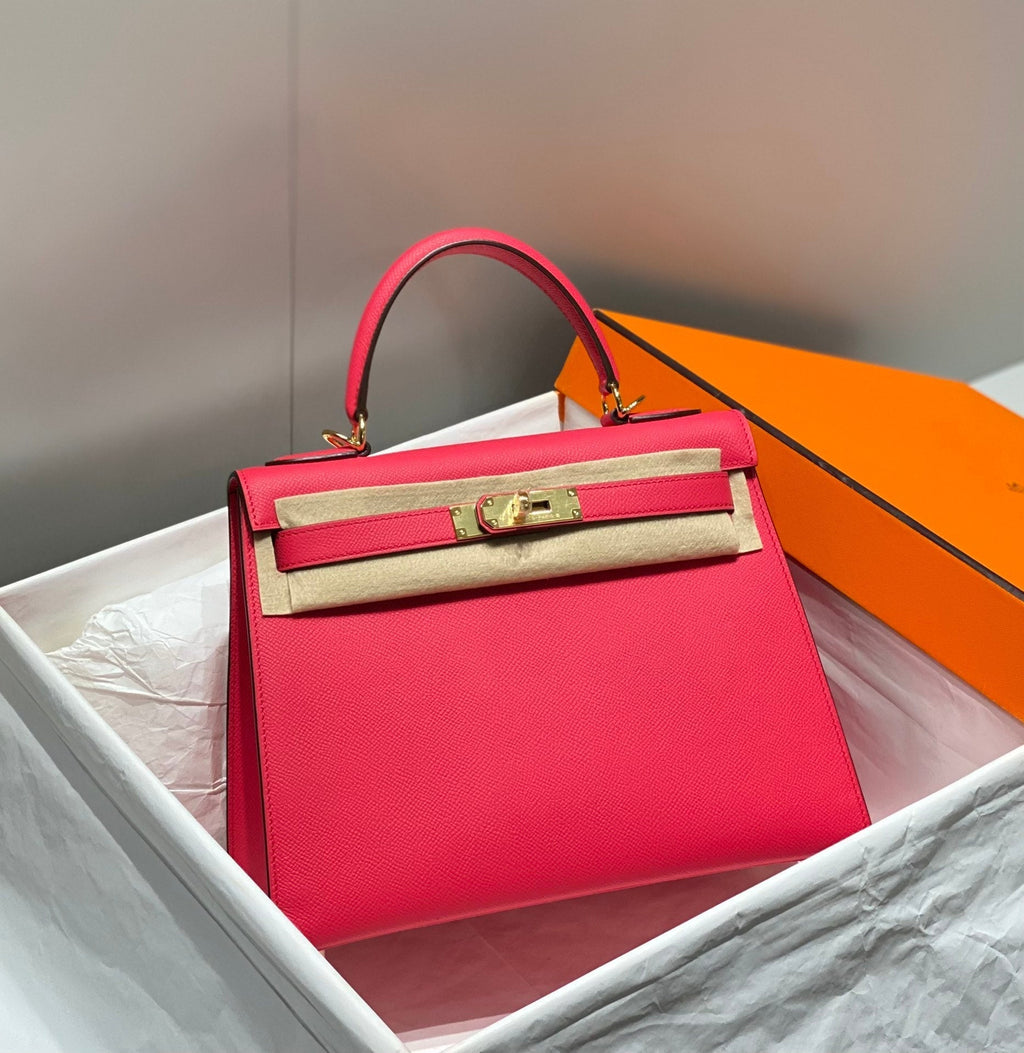 HERMES KELLY 28CM IN ROSE TYRIEN SWIFT CALFSKIN GOLD HARDWARE