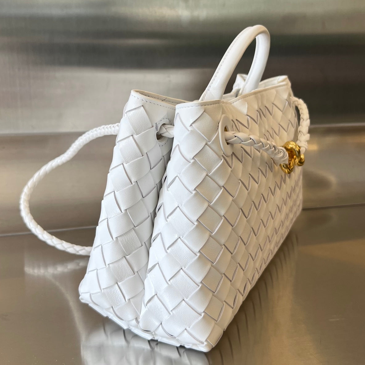 BOTTEGA VENETA SMALL ANDIAMO 29 IN WHITE LAMBSKIN