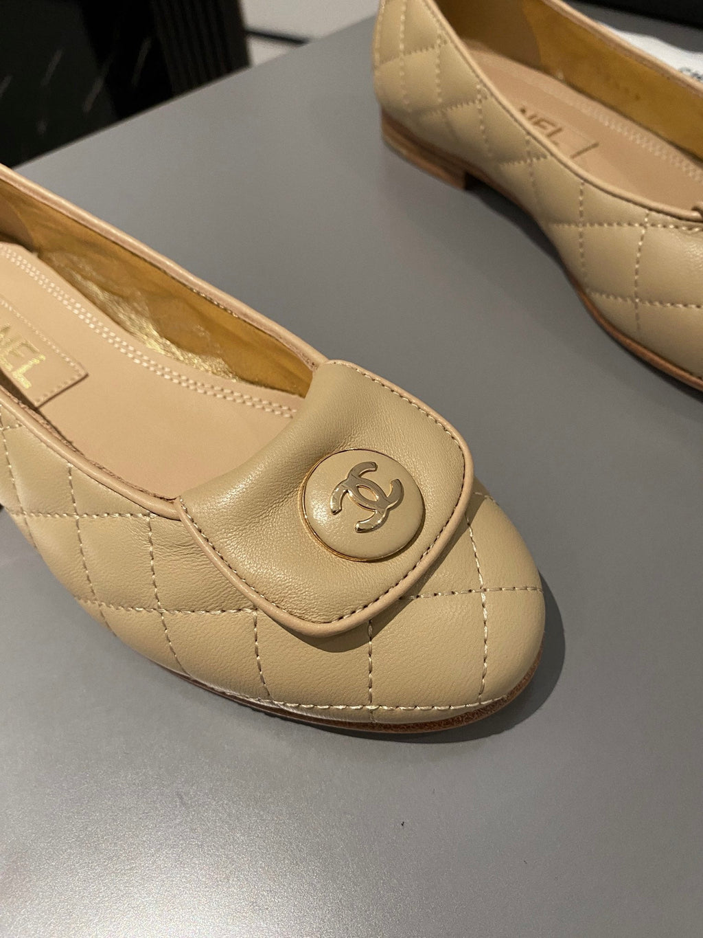 CHANEL BALLET FLAT BEIGE CREAM LAMBSKIN