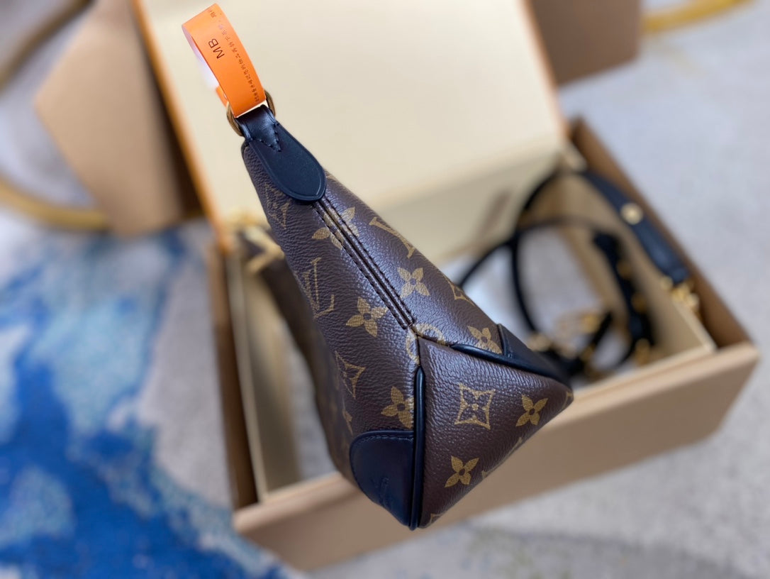 LOUIS VUITTON BOULOGNE 29 IN BROWN MONOGRAM CANVAS GOLD HARDWARE