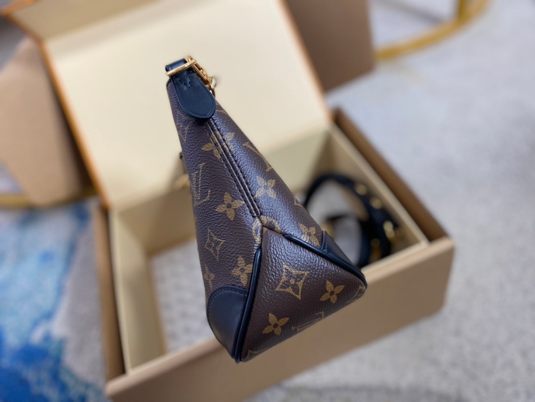 LOUIS VUITTON BOULOGNE 29 IN BROWN MONOGRAM CANVAS GOLD HARDWARE