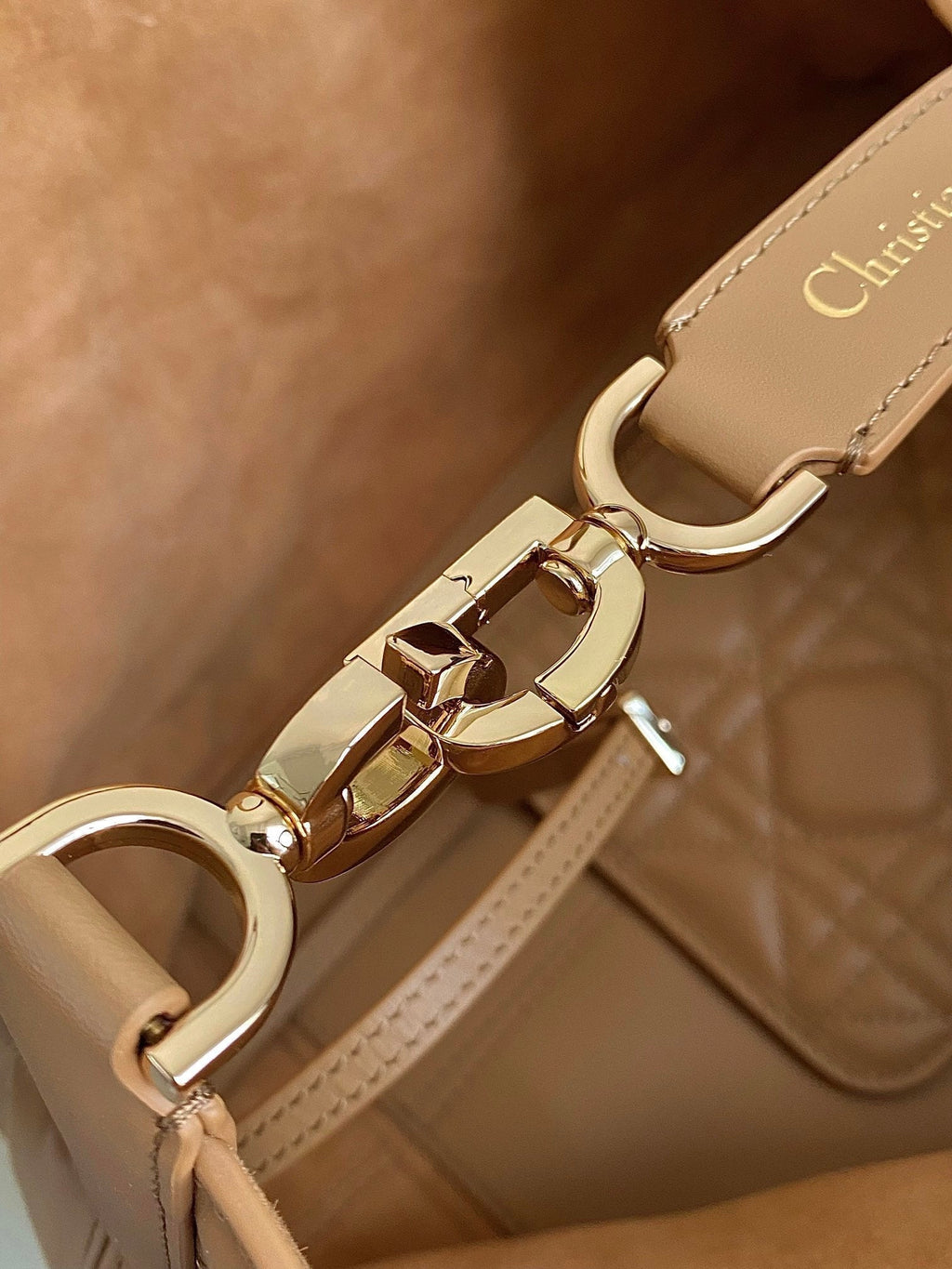 DIOR TOUJOURS 28 BAG IN CAMEL BEIGE LAMBSKIN