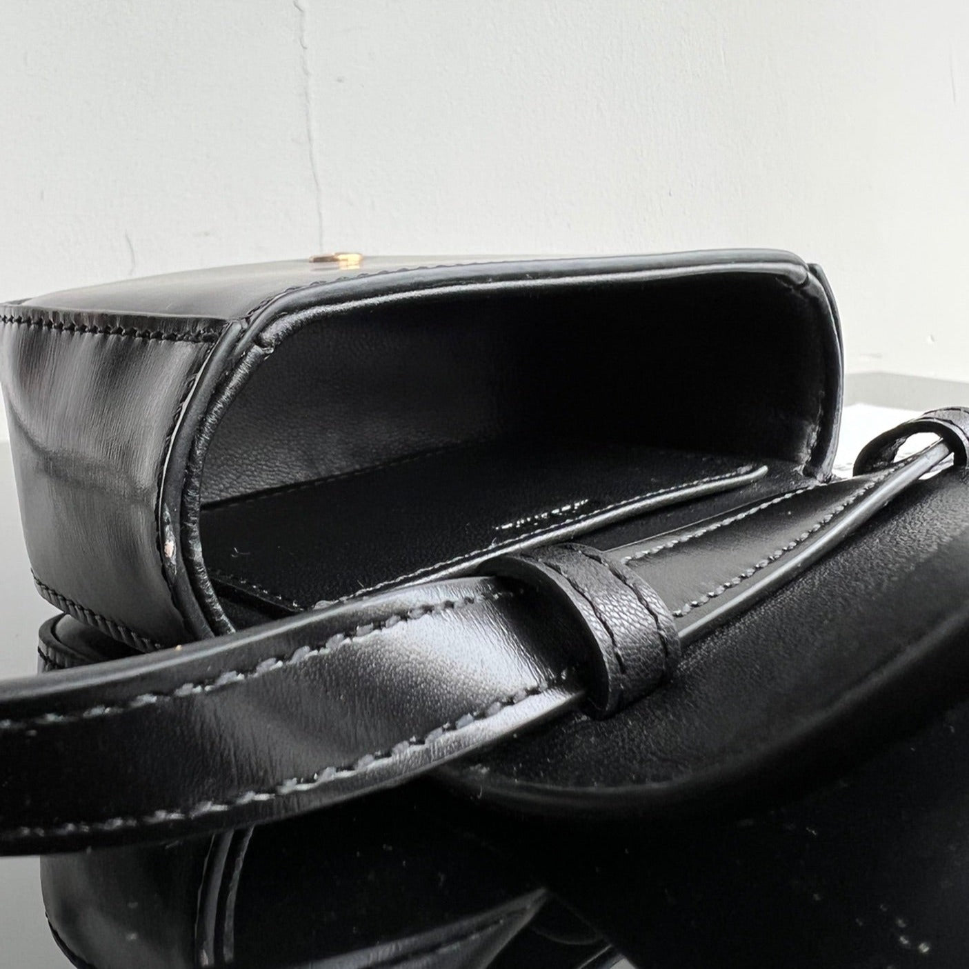CELINE Triomphe 11 BLACK Shiny Calfskin Handbag