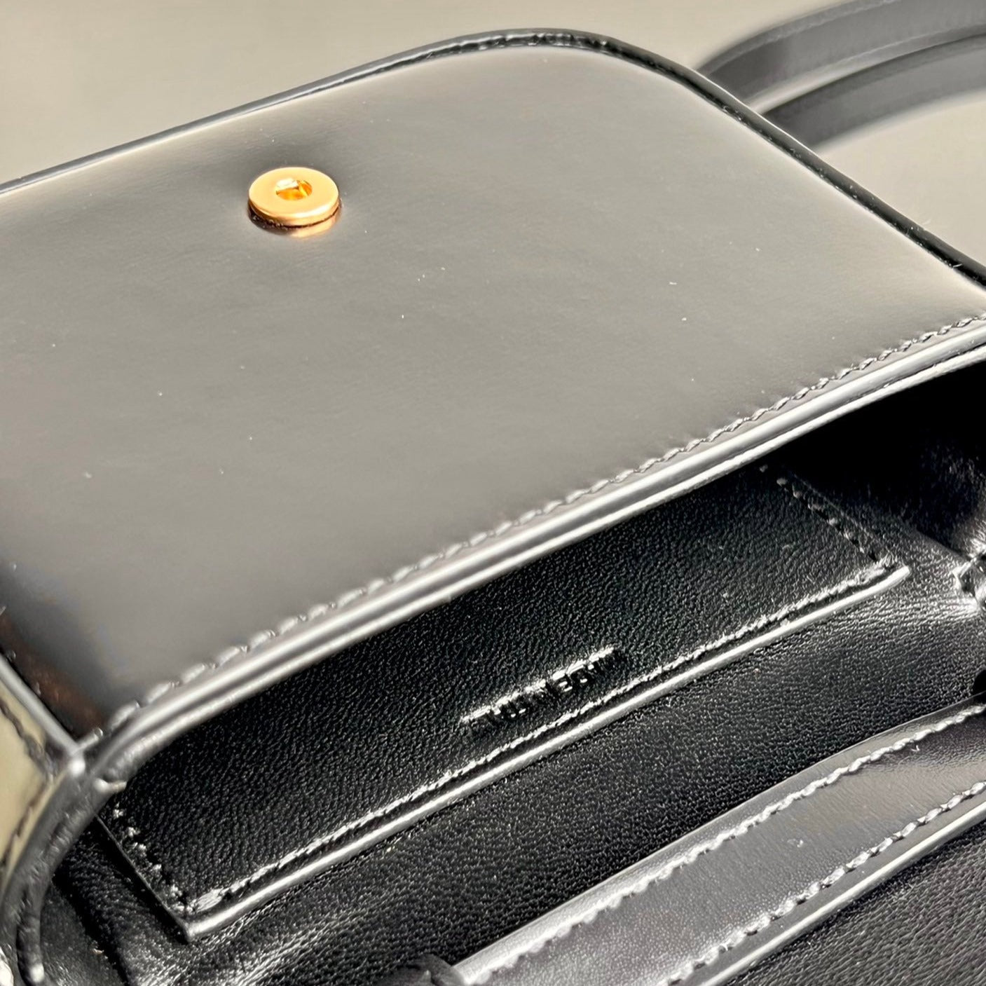 CELINE Triomphe 11 BLACK Shiny Calfskin Handbag