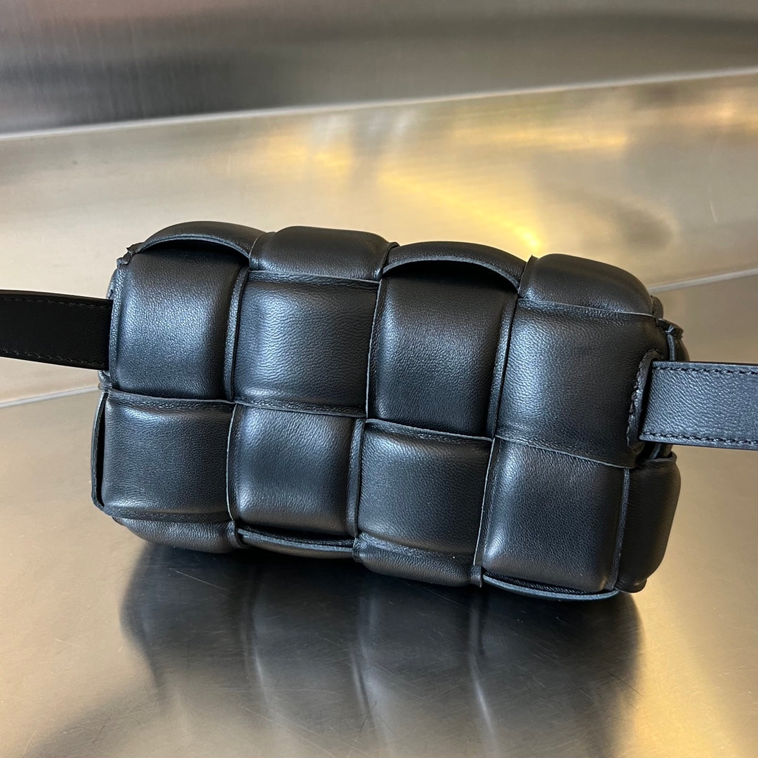 BOTTEGA VENETA MINI CASSETTE 18 IN BLACK LAMBSKIN
