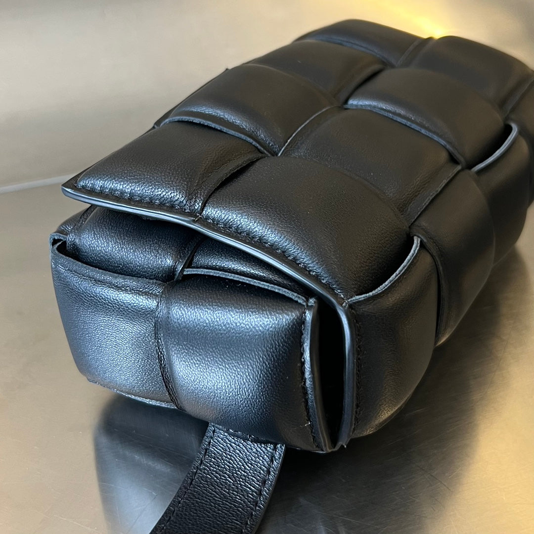 BOTTEGA VENETA MINI CASSETTE 18 IN BLACK LAMBSKIN