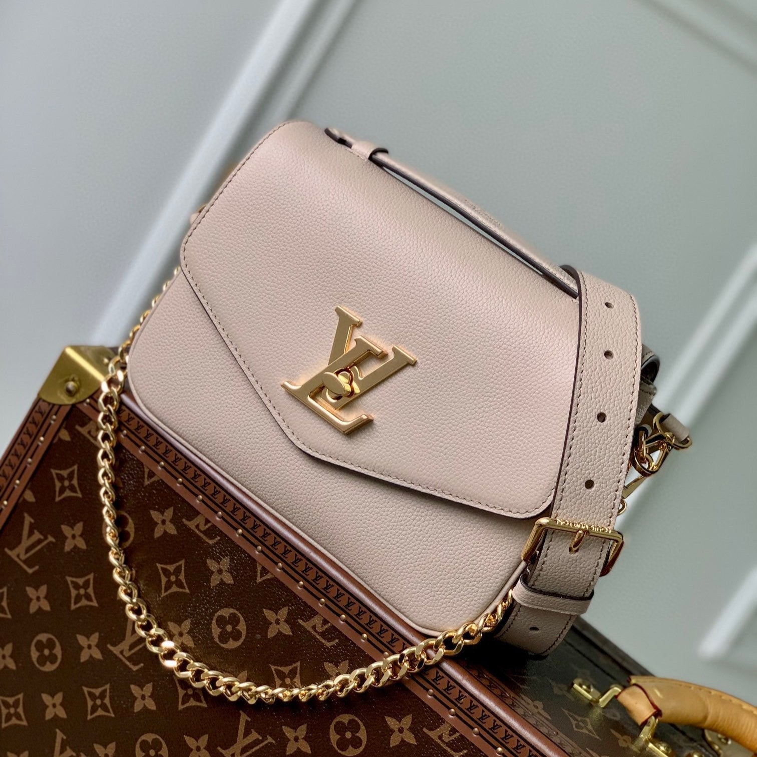 LOUIS VUITTON OXFORD 22 IN BEIGE LAMBSKIN GOLD HARDWARE