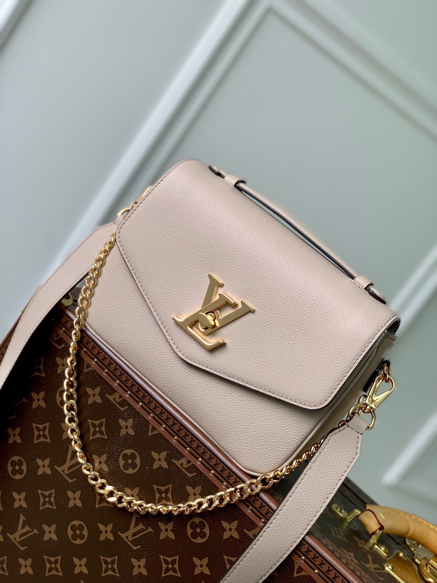 LOUIS VUITTON OXFORD 22 IN BEIGE LAMBSKIN GOLD HARDWARE