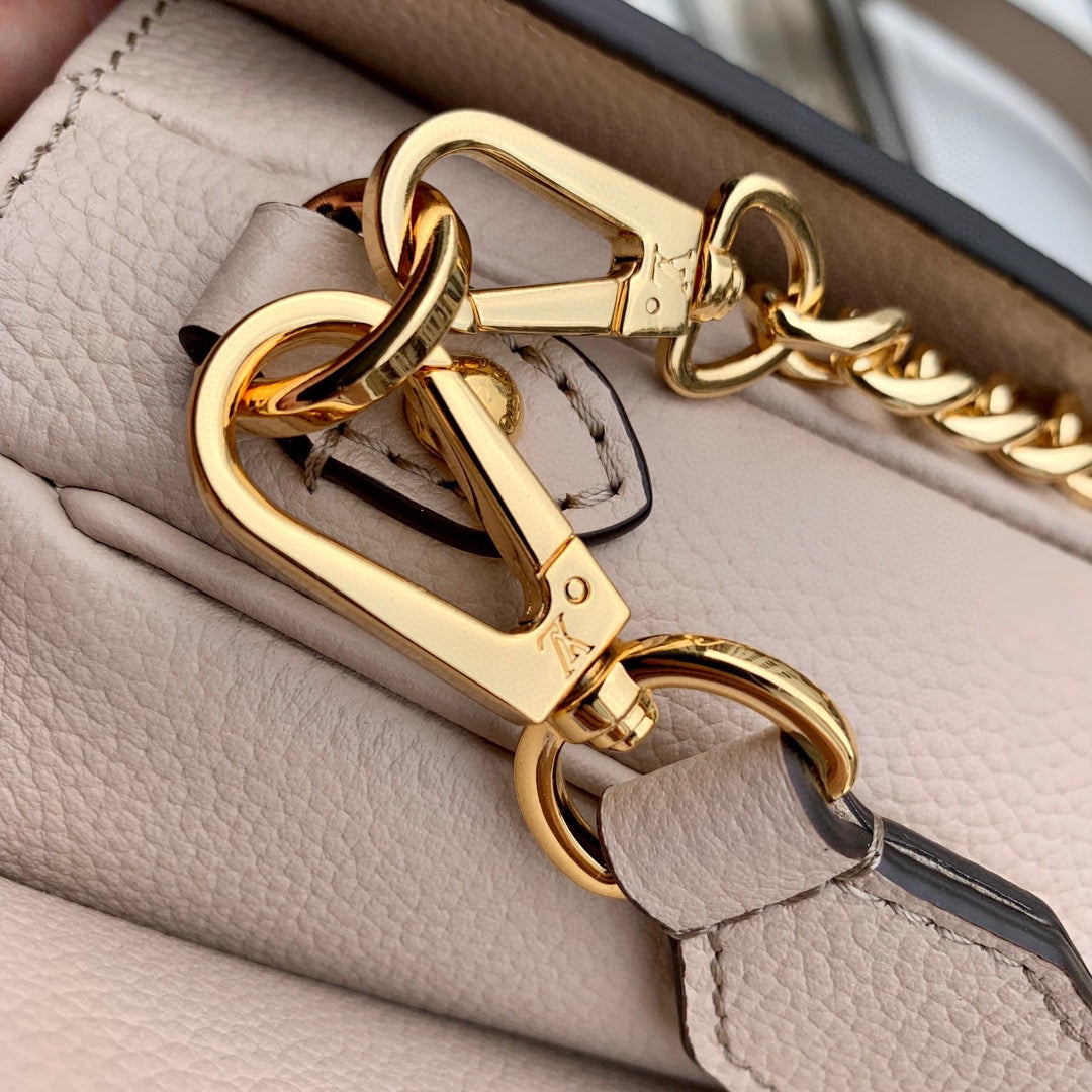 LOUIS VUITTON OXFORD 22 IN BEIGE LAMBSKIN GOLD HARDWARE