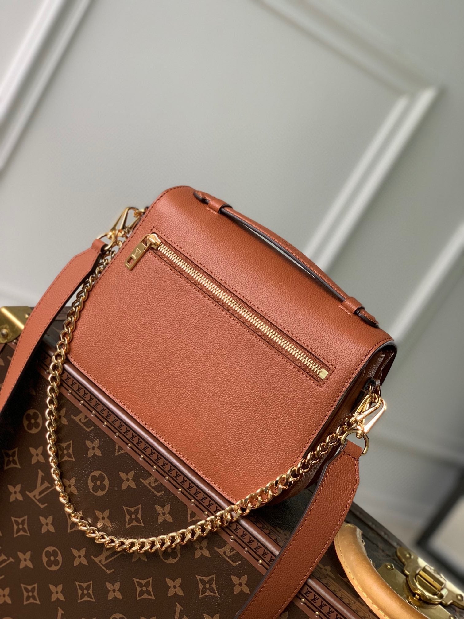 LOUIS VUITTON OXFORD 22 IN FIRE ORANGE LAMBSKIN GOLD HARDWARE