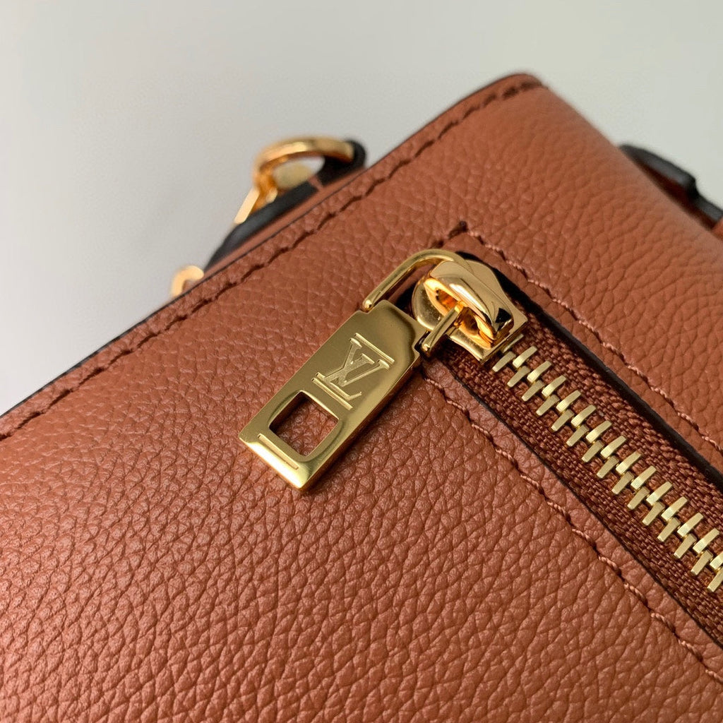 LOUIS VUITTON OXFORD 22 IN FIRE ORANGE LAMBSKIN GOLD HARDWARE
