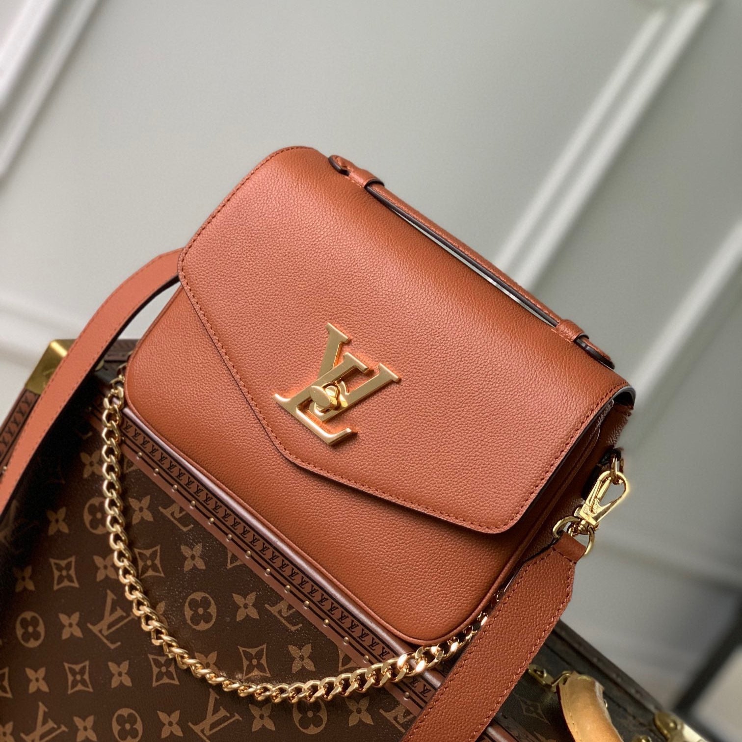 LOUIS VUITTON OXFORD 22 IN FIRE ORANGE LAMBSKIN GOLD HARDWARE