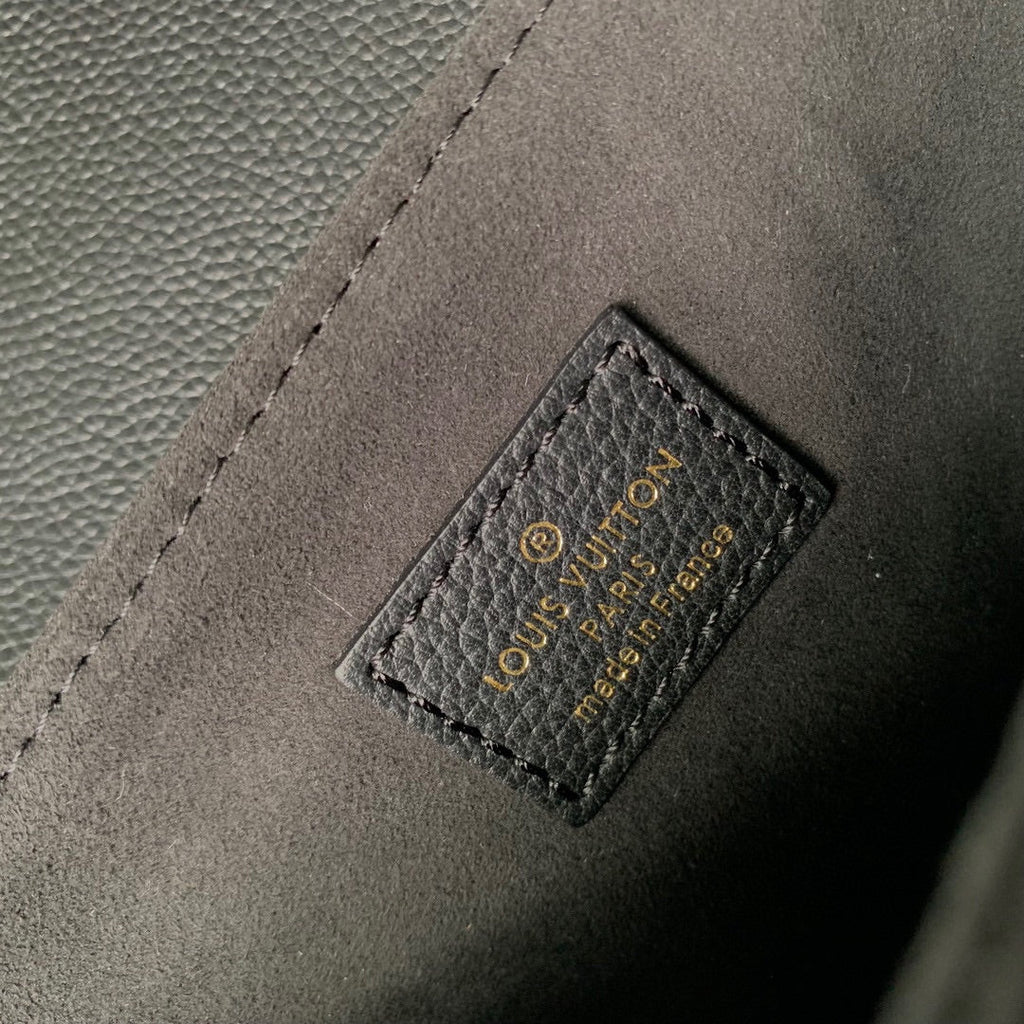 LOUIS VUITTON OXFORD 22 IN BLACK LAMBSKIN GOLD HARDWARE