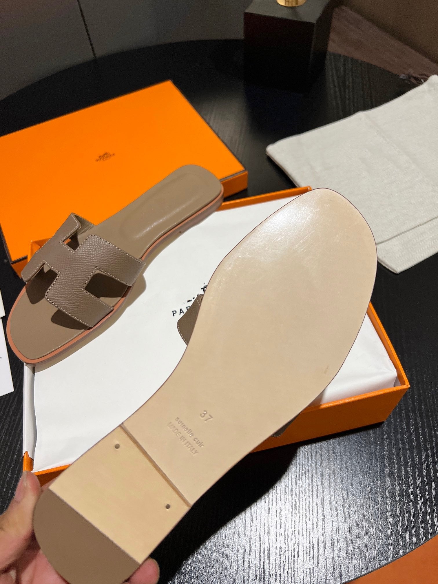 HERMES 0RAN SANDAL Leather Peanut