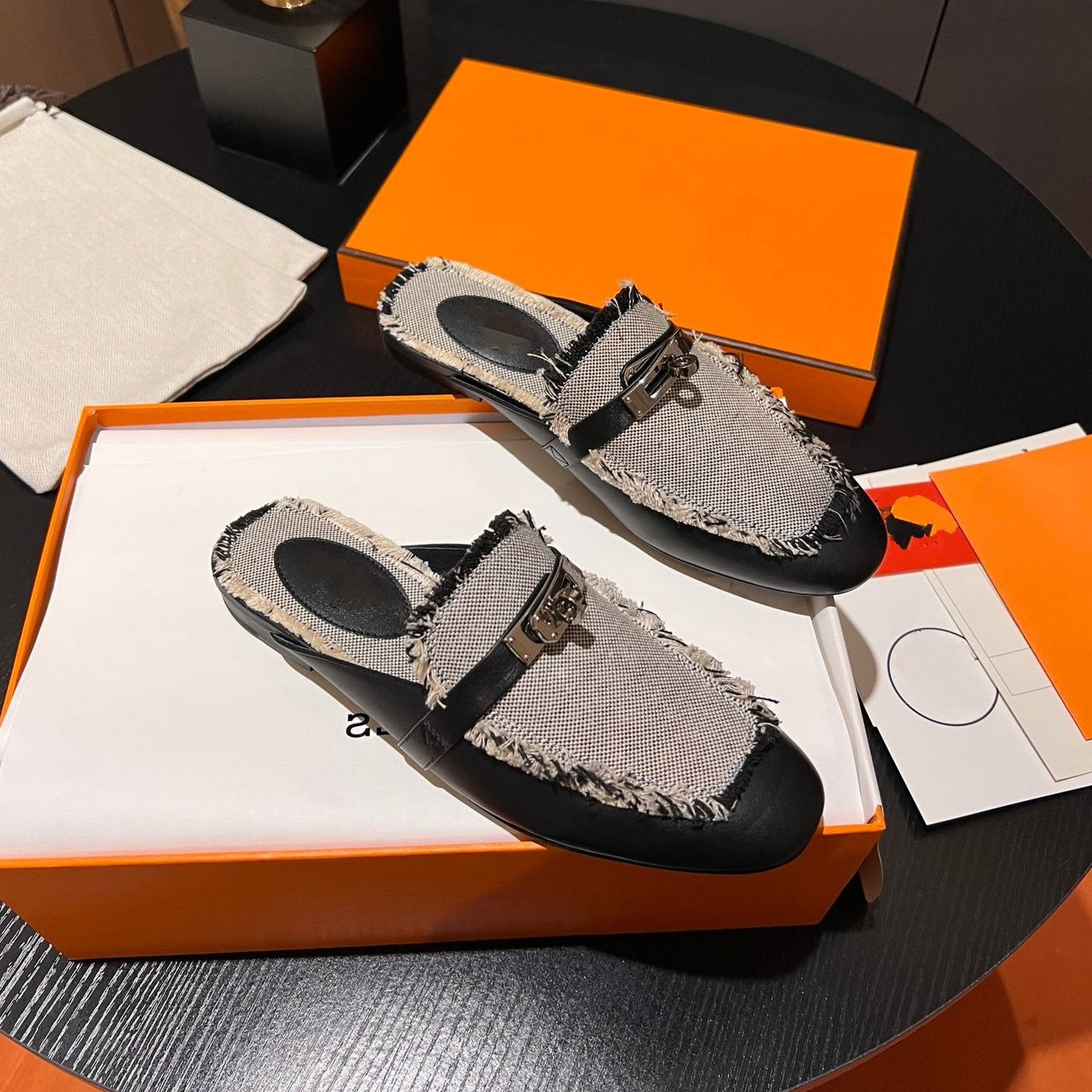 HERMES 0z Mule Noir/Prunoir