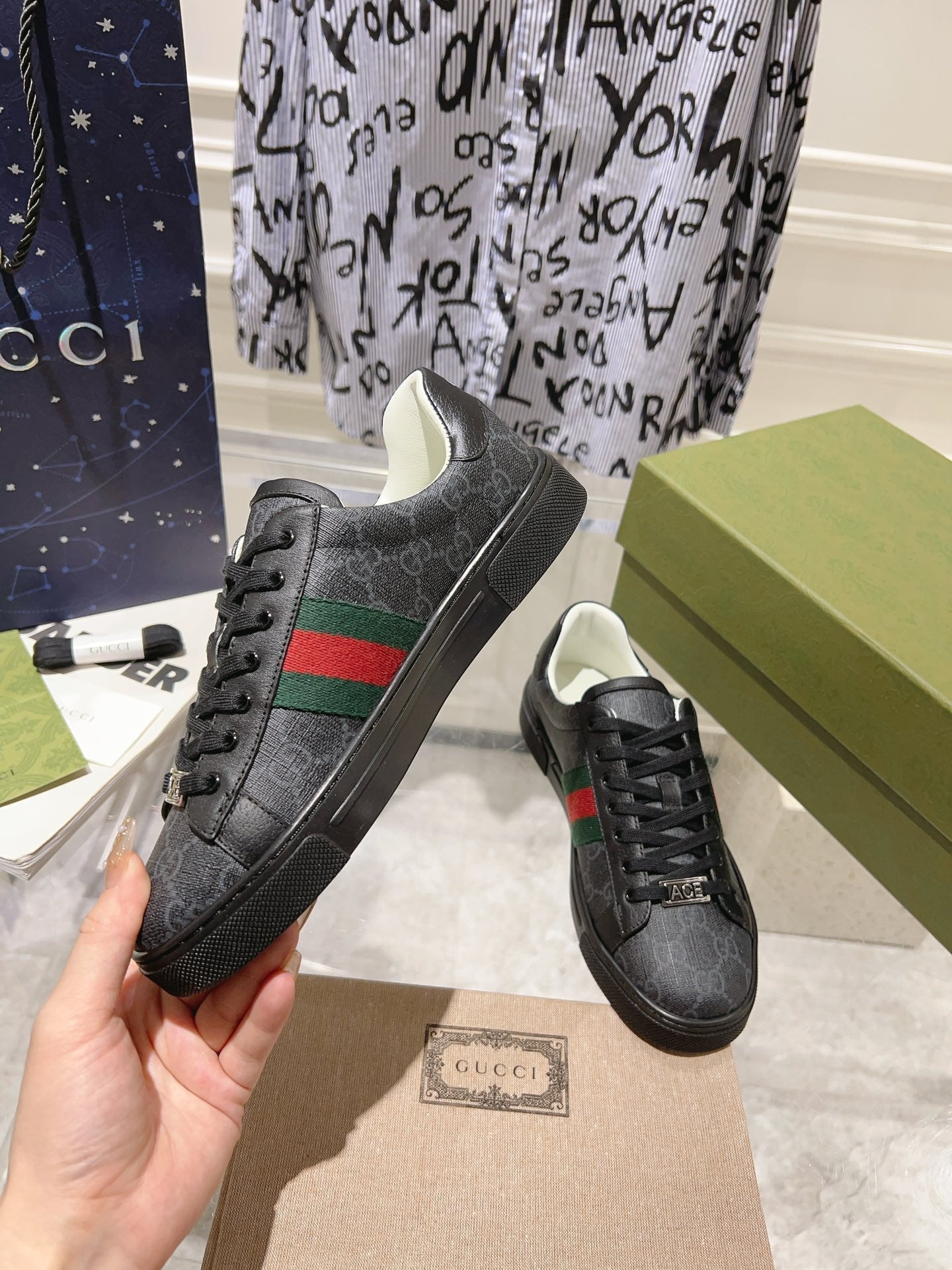 GUCCI ACE  SUPREME TRAINER BLACK CALFSKIN WITH PATTERNS