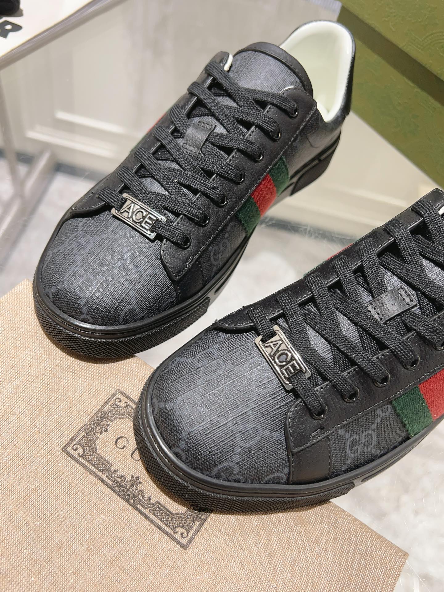 GUCCI ACE  SUPREME TRAINER BLACK CALFSKIN WITH PATTERNS