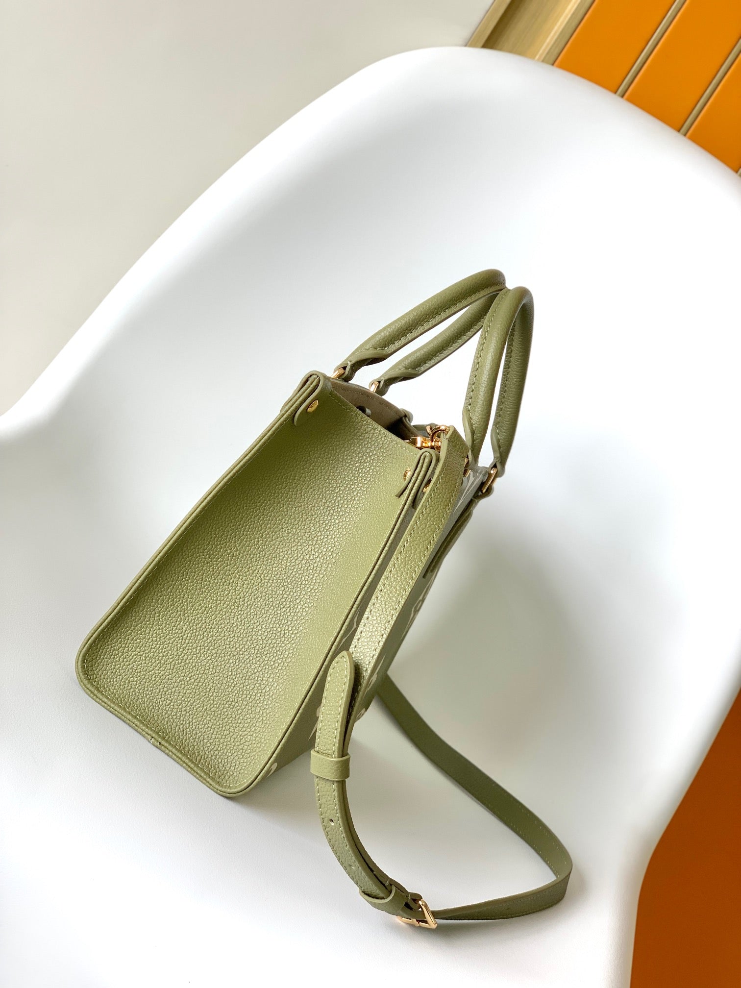LOUIS VUITTON ONTHEGO PM 25CM GREEN WHITE