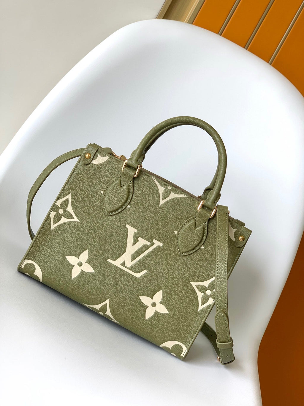 LOUIS VUITTON ONTHEGO PM 25CM GREEN WHITE