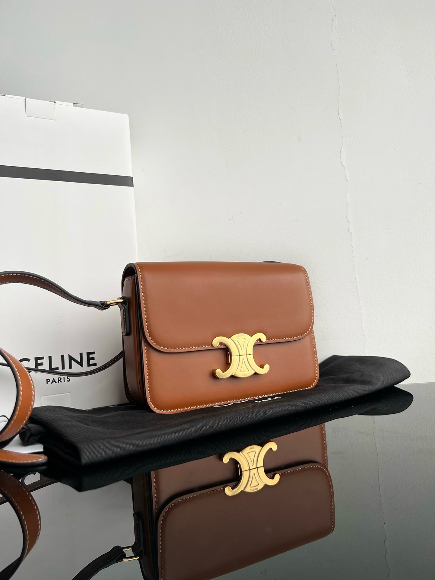 CELINE TRIOMPHE TEEN 18 CINNAMON BROWN COWHIDE
