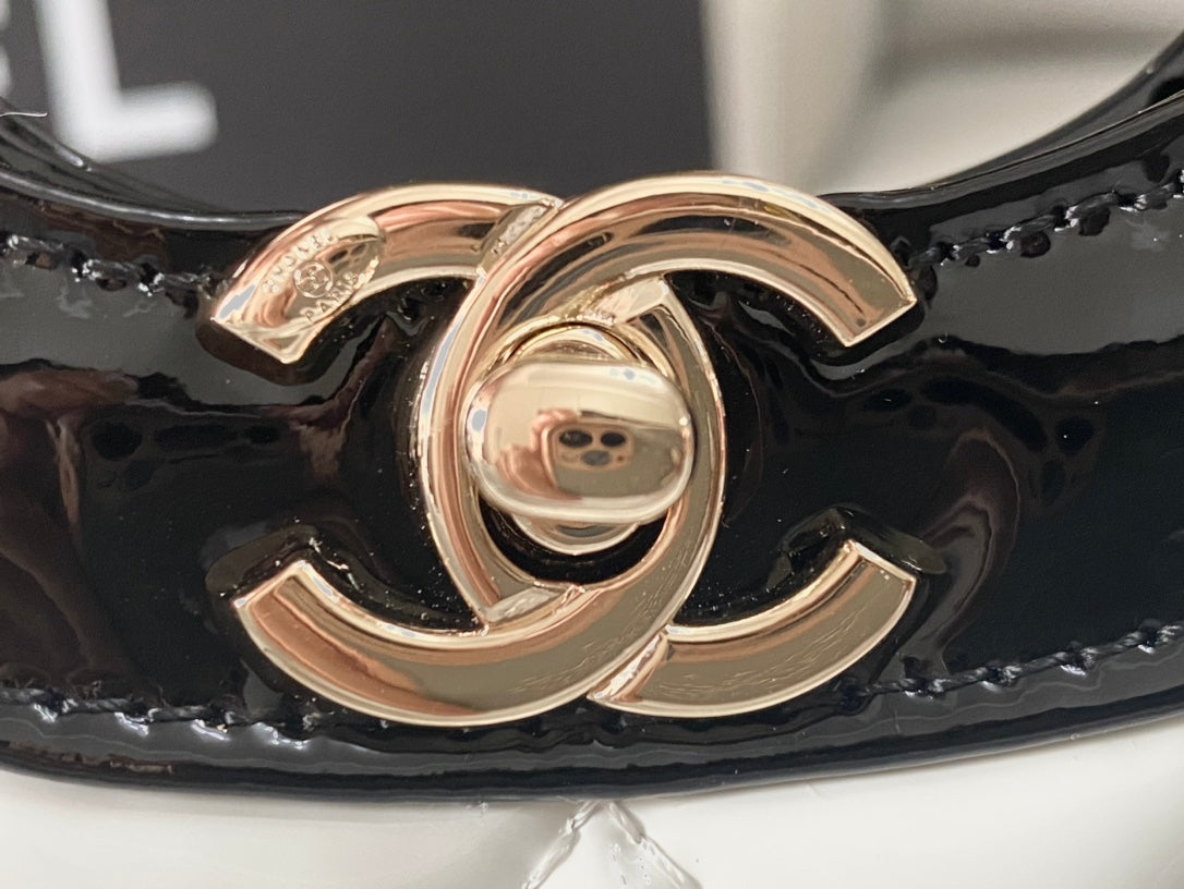 CHANEL MINI 23 SHOPPING BAG IN GLOSSY BLACK MIX WHITE CALFSKIN