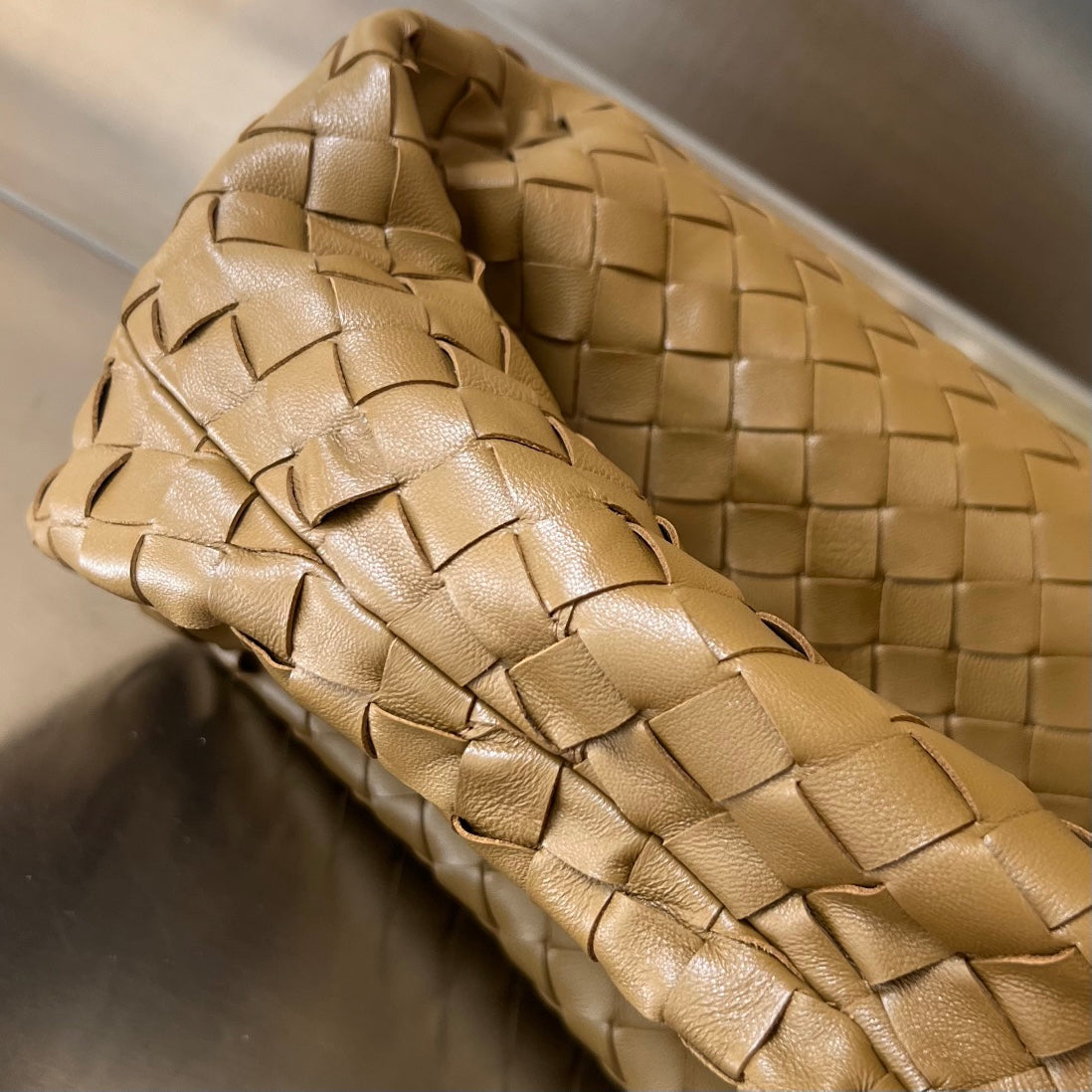 BOTTEGA VENETA SMALL JODIE 48 CARAMEL BROWN CALFSKIN