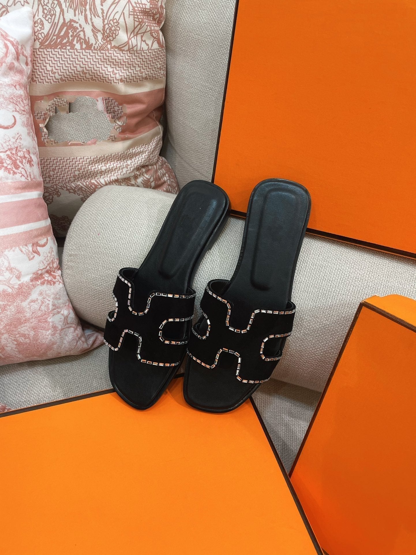 HERMES 0ran Sandal Calfskin Rhinestone Black