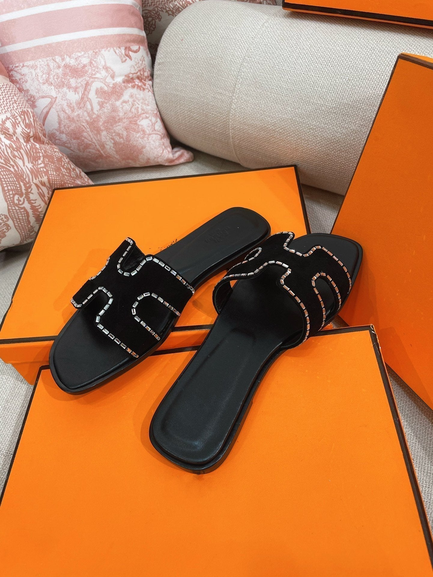 HERMES 0ran Sandal Calfskin Rhinestone Black