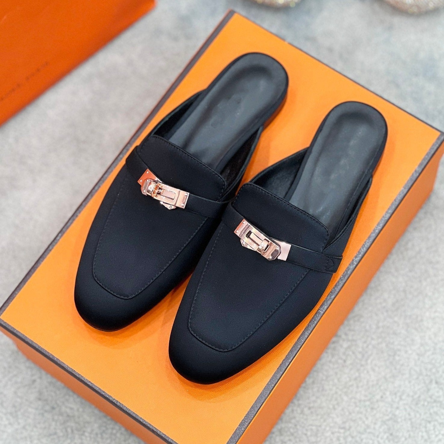 HERMES 0Z Mule Black Silk Thick Cloth/Sheepskin