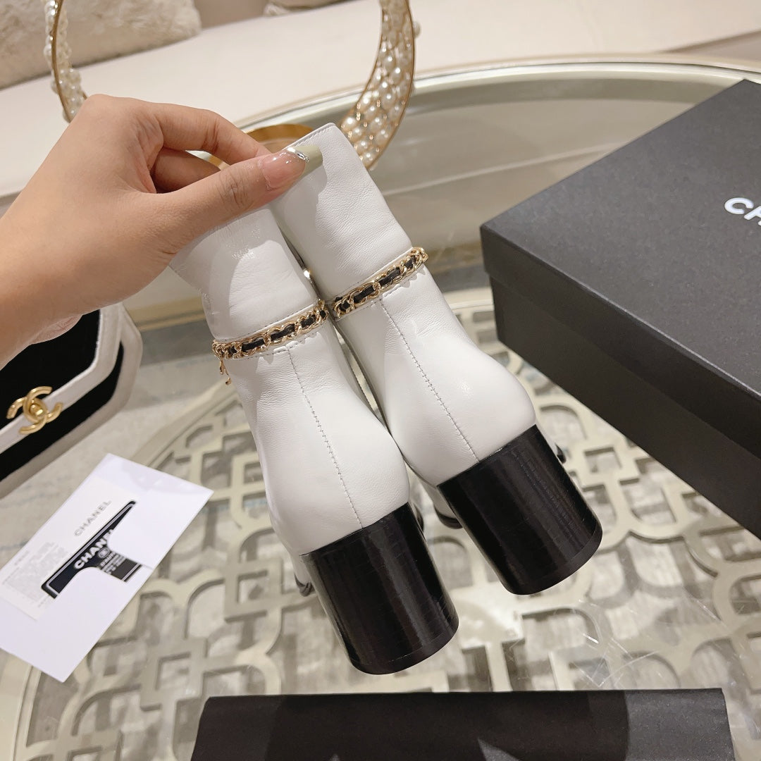 CHANEL MID-HEEL ANKLE BOOTS IN WHITE SMOOTH CALFSKIN