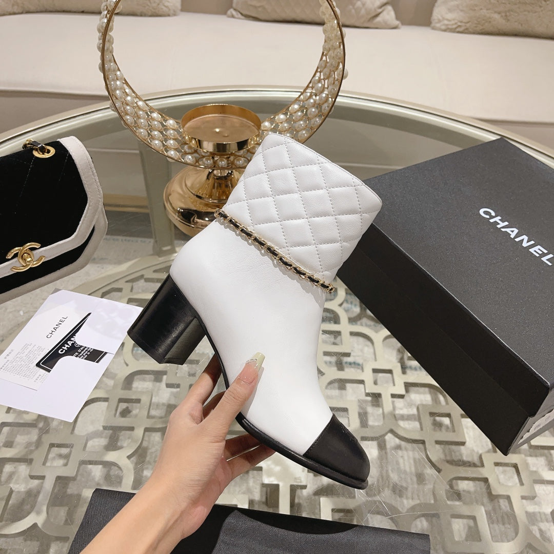 CHANEL MID-HEEL ANKLE BOOTS IN WHITE CALFSKIN