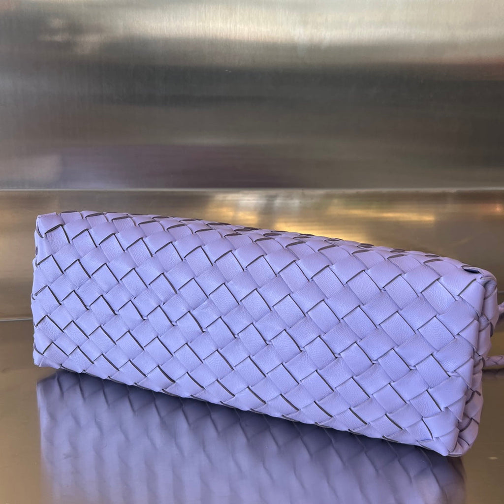 BOTTEGA VENETA SMALL ANDIAMO 29 IN LIGHT PURPLE LAMBSKIN