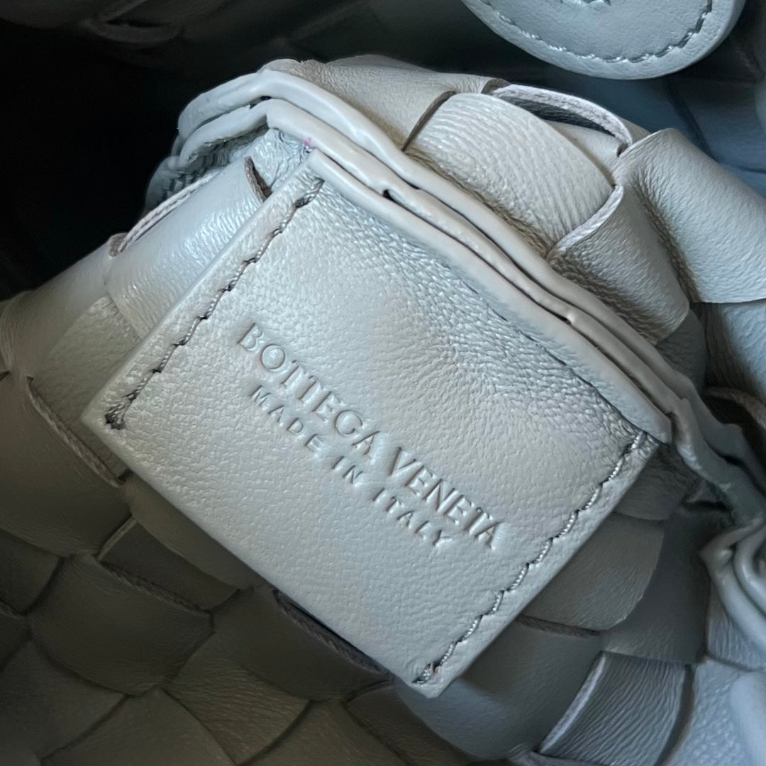 BOTTEGA VENETA SARDINE 20 WITH CHAIN IN LIGHT GREY LAMBSKIN