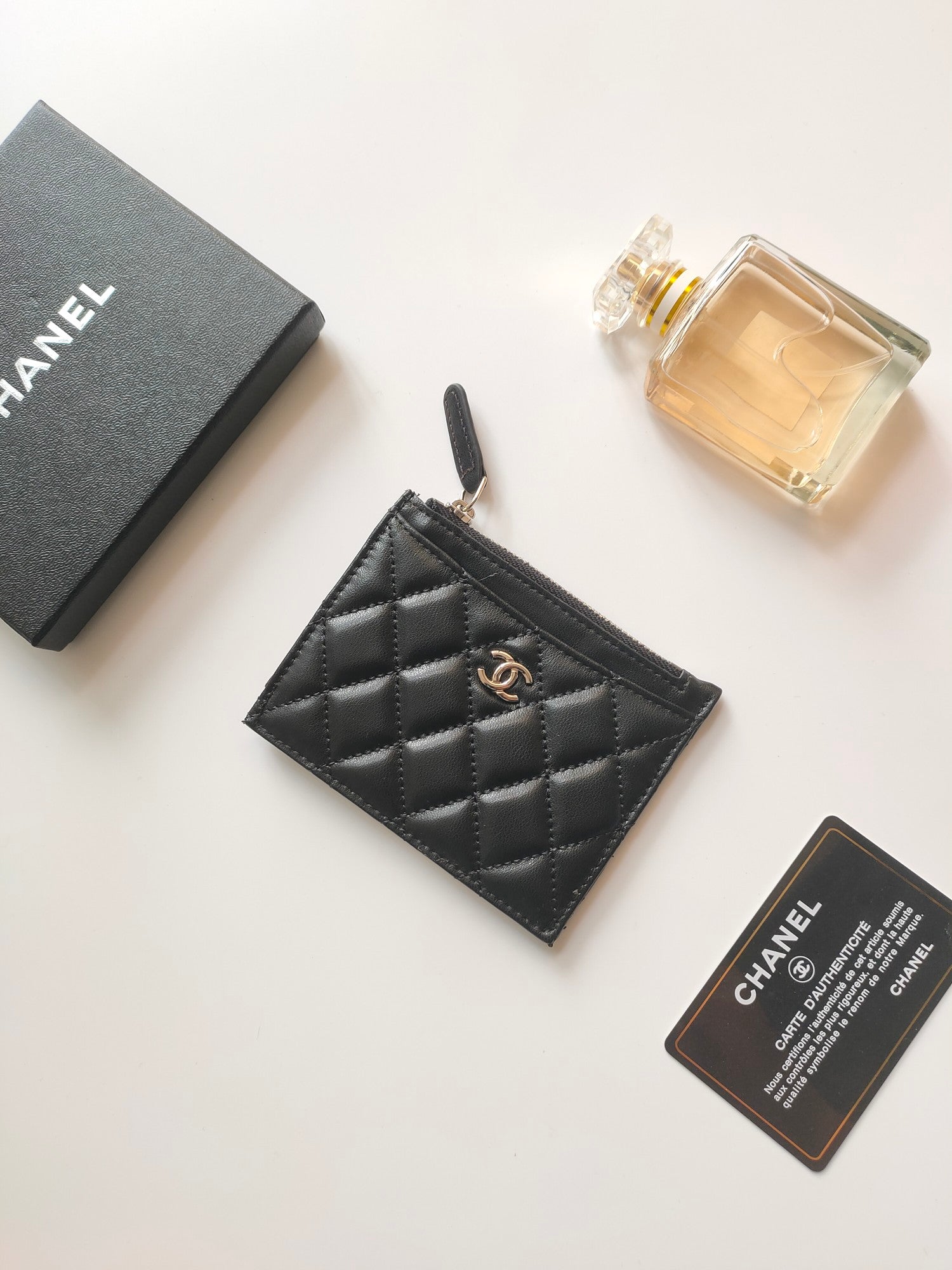 CHANEL ZIPPED CARD HOLDER 11.5 BLACK CALFSKIN