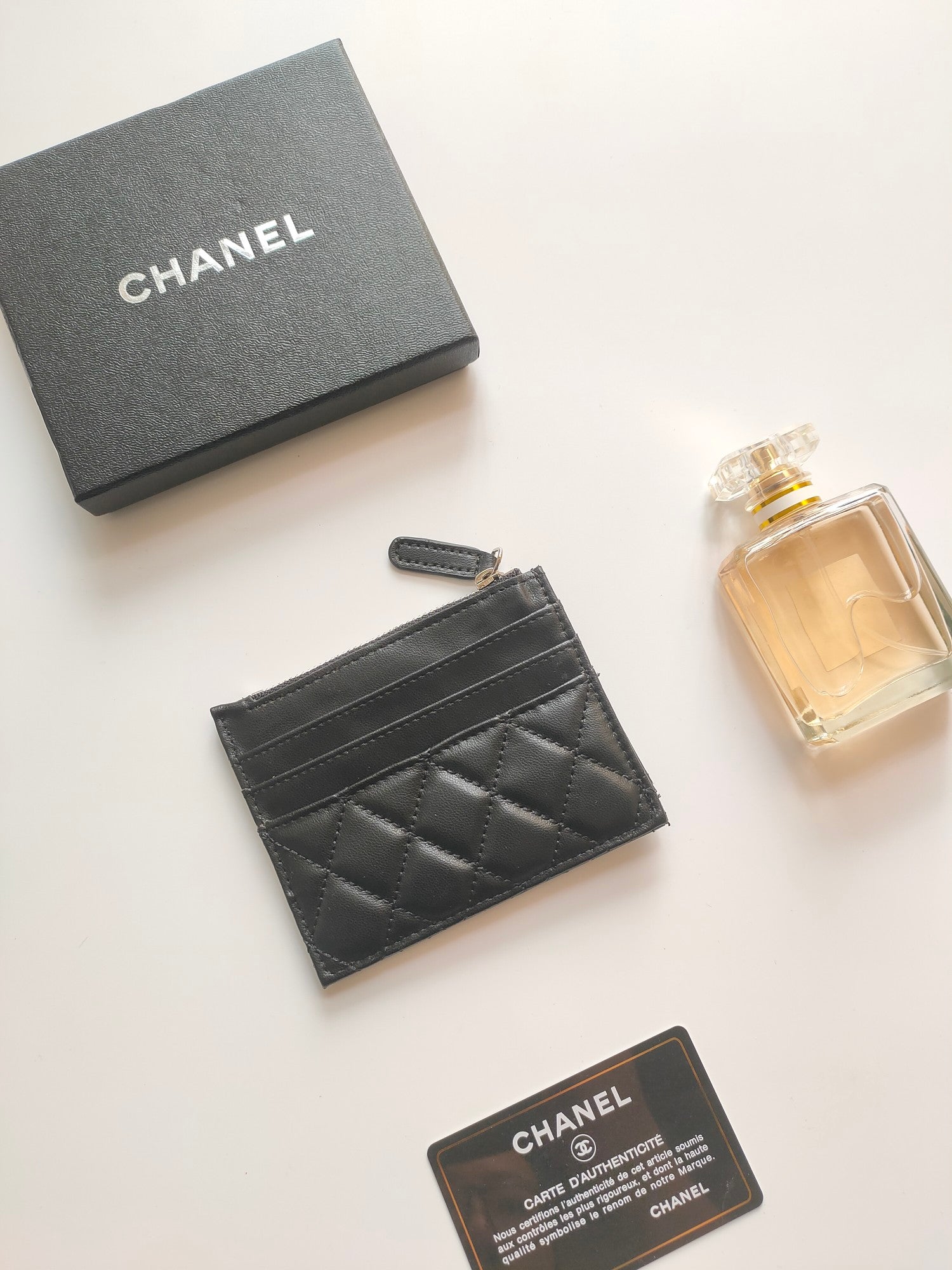 CHANEL ZIPPED CARD HOLDER 11.5 BLACK CALFSKIN