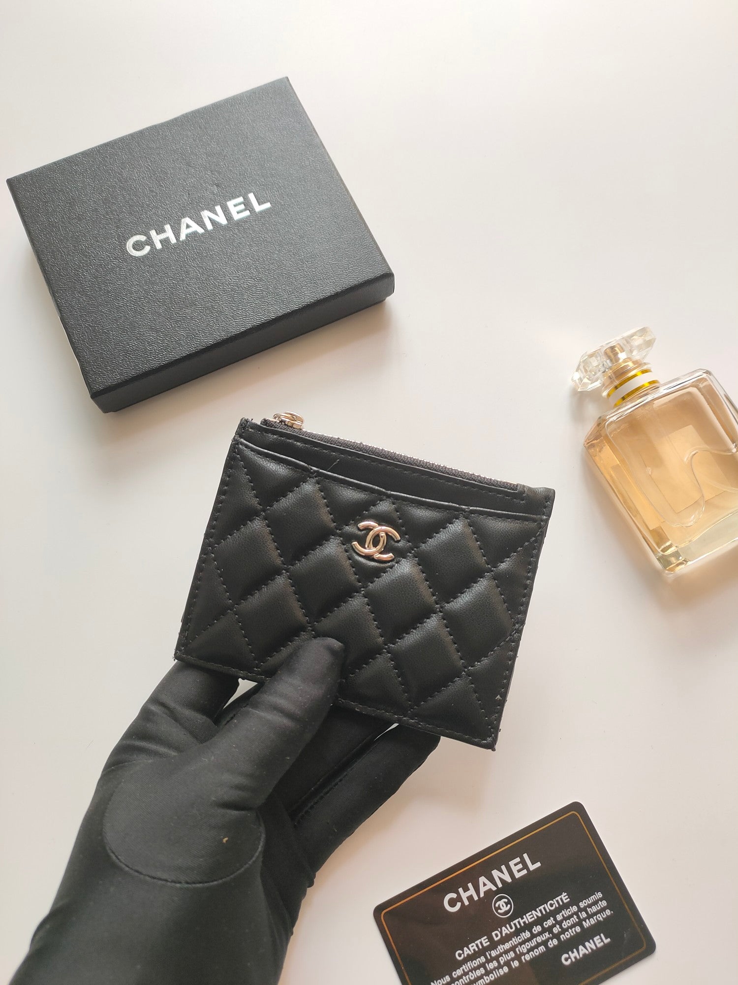 CHANEL ZIPPED CARD HOLDER 11.5 BLACK CALFSKIN