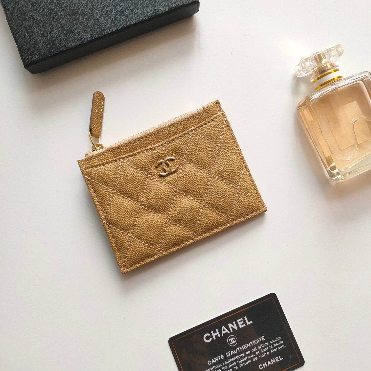 CHANEL ZIPPED CARD HOLDER 11.5 AMBER GRAINED CALFSKIN GOLD ICON