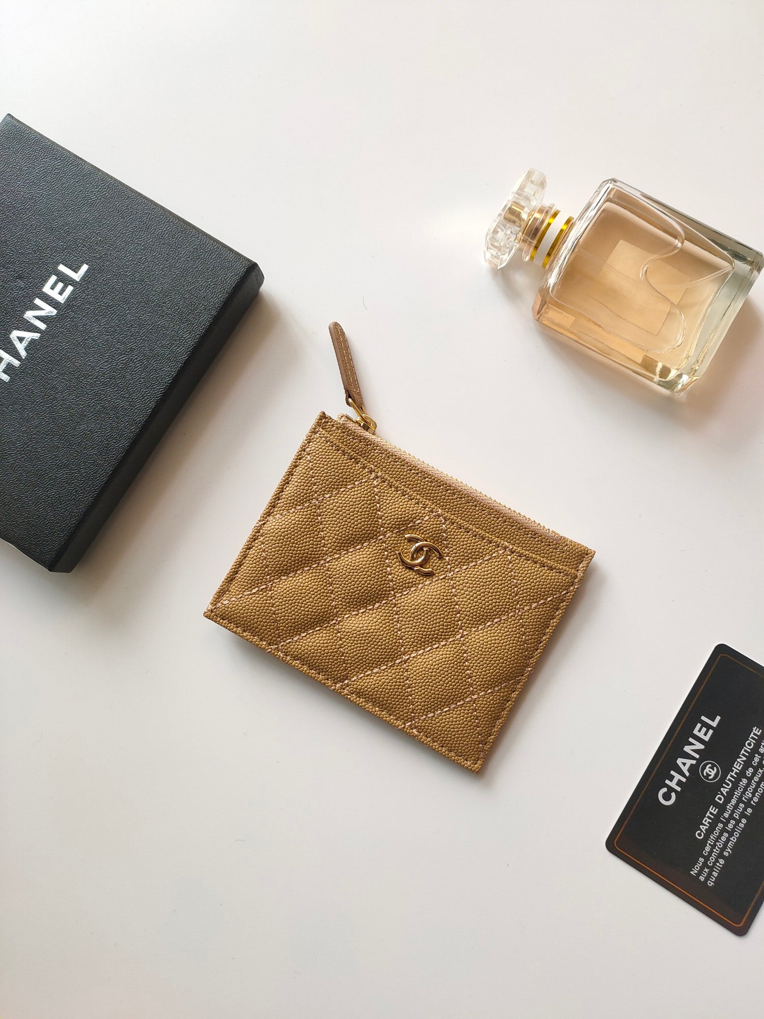 CHANEL ZIPPED CARD HOLDER 11.5 AMBER GRAINED CALFSKIN GOLD ICON