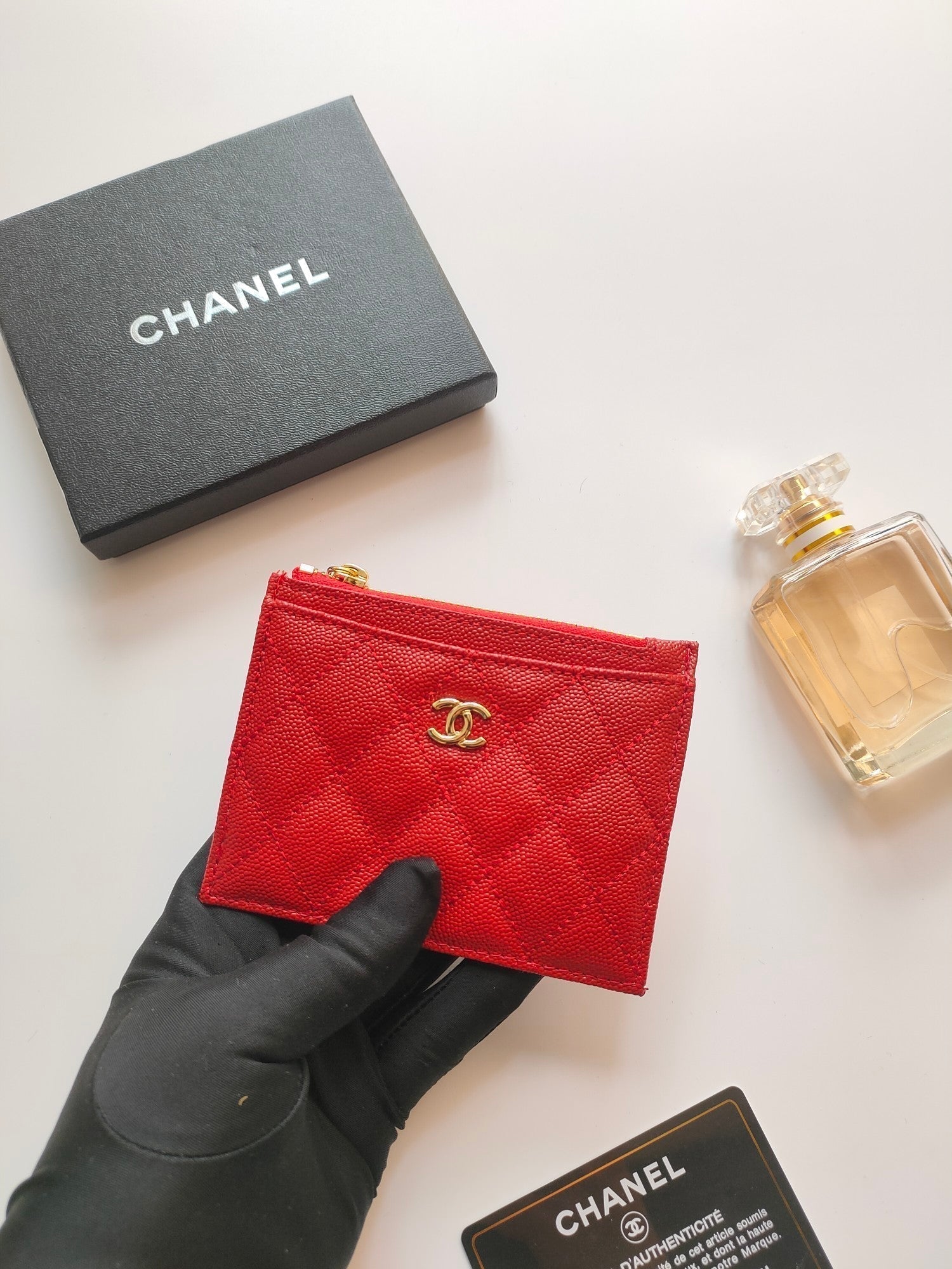 CHANEL ZIPPED CARD HOLDER 11.5 RED GRAINED CALFSKIN GOLD ICON
