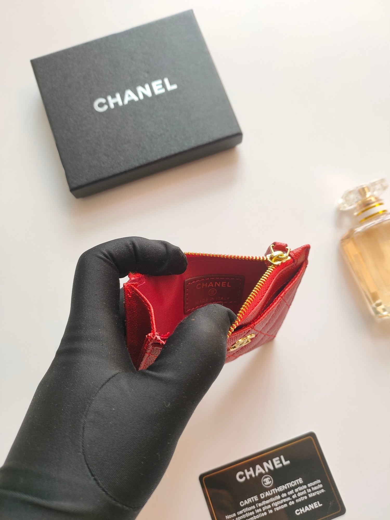 CHANEL ZIPPED CARD HOLDER 11.5 RED GRAINED CALFSKIN GOLD ICON