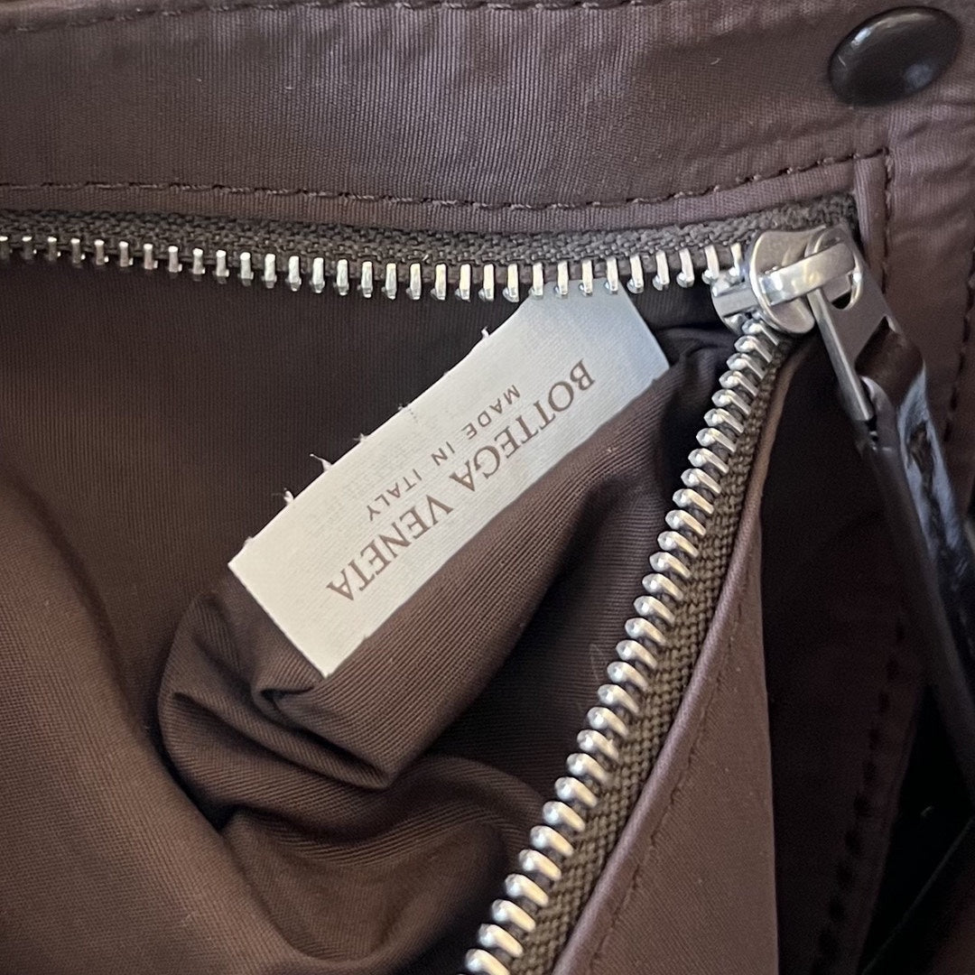 BOTTEGA VENETA SMALL CASSETTE 23 IN COLORFUL CALFSKIN