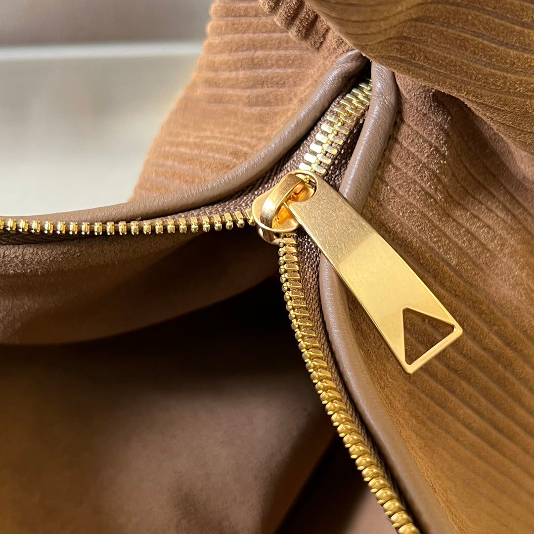 BOTTEGA VENETA MINI JODIE 36 CM IN RUSSET BROWN CORDUROY