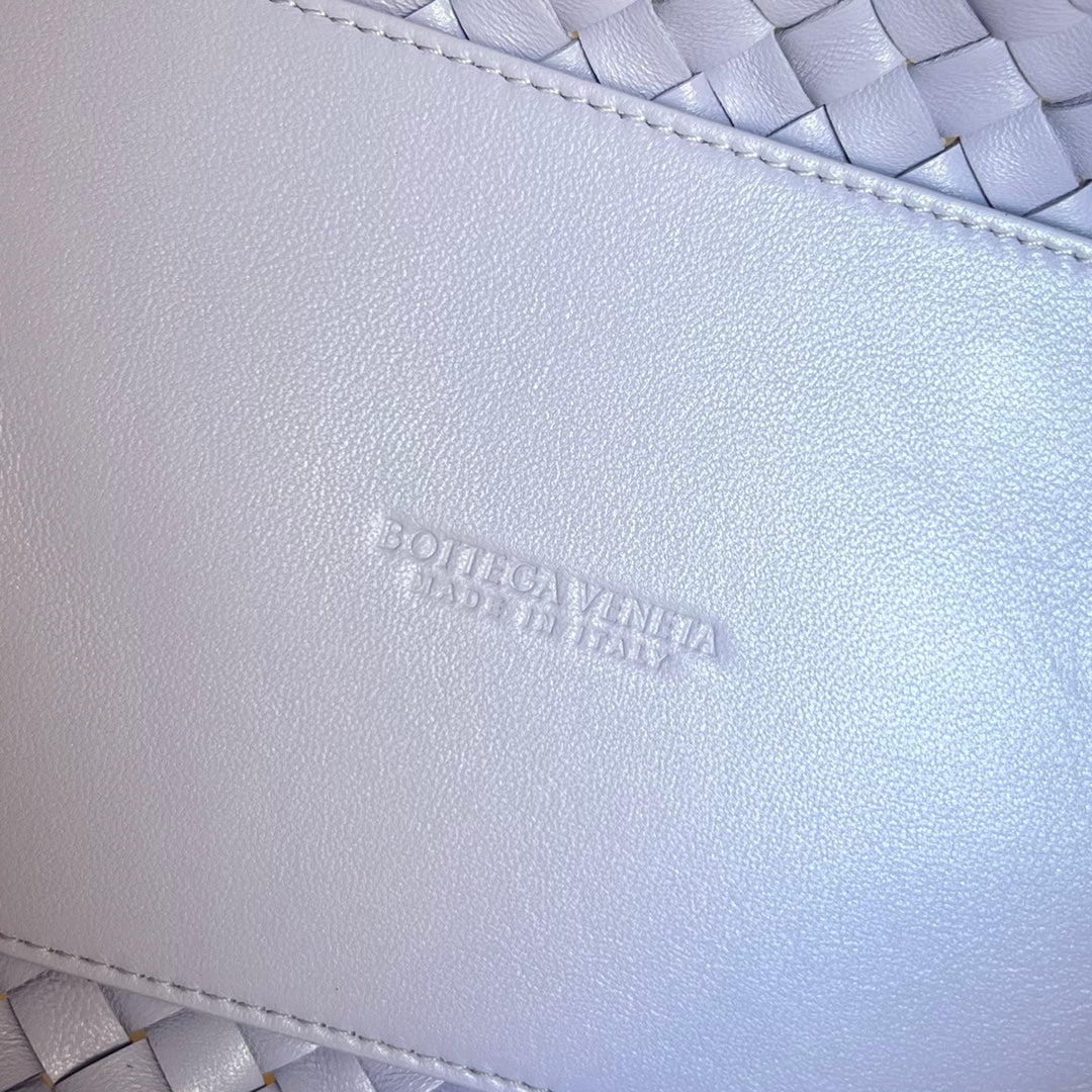 BOTTEGA VENETA MINI CABAT 20 IN LILAC PURPLE LAMBSKIN