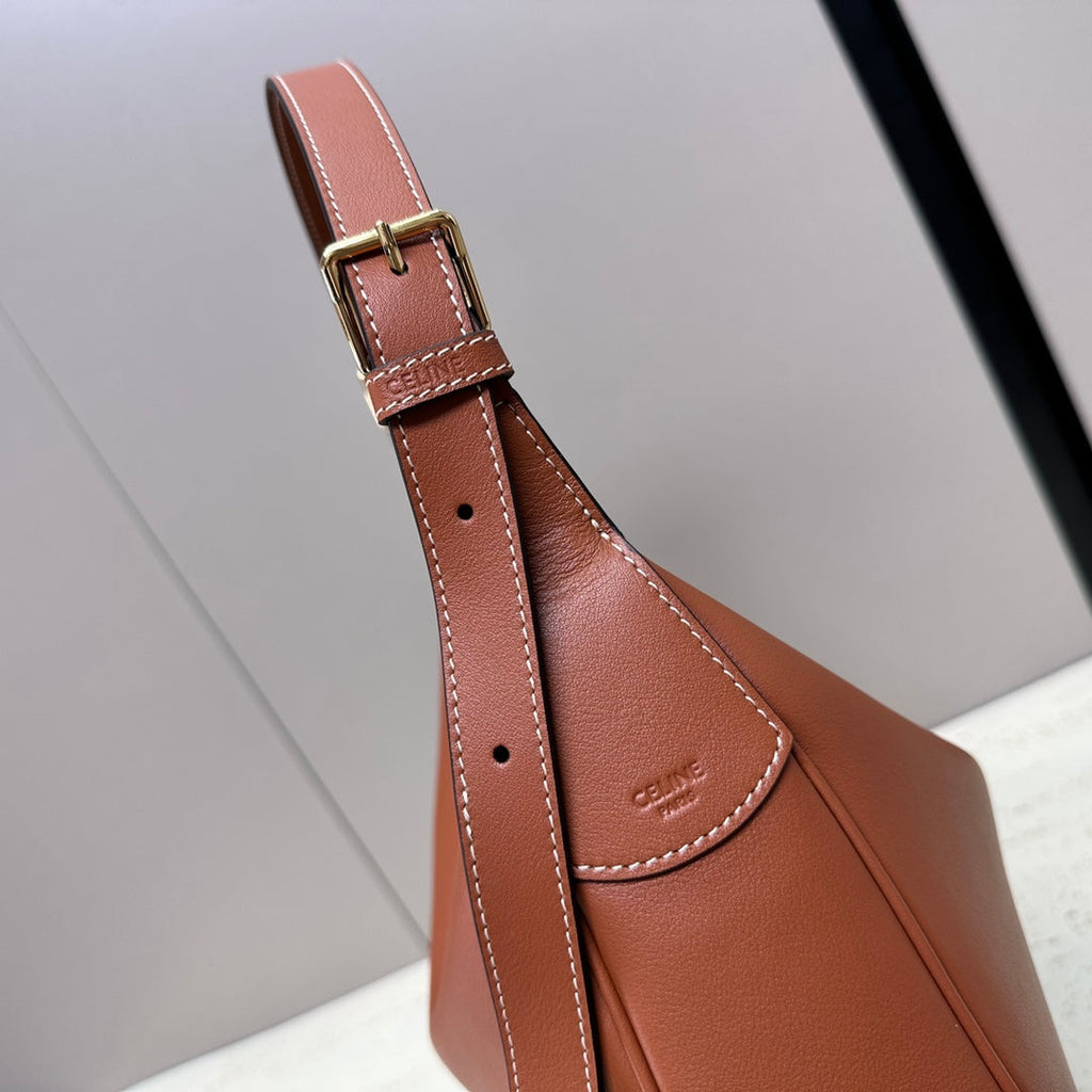 CELINE MEDIUM 30 HELOÏSE BAG CUIR TRIOMPHE IN BRONZE BROWN SUPPLE CALFSKIN