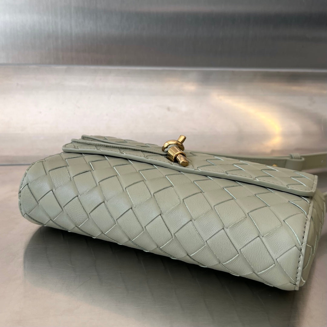 BOTTEGA VENETA ANDIAMO 21 IN GRAY OLIVE LAMBSKIN