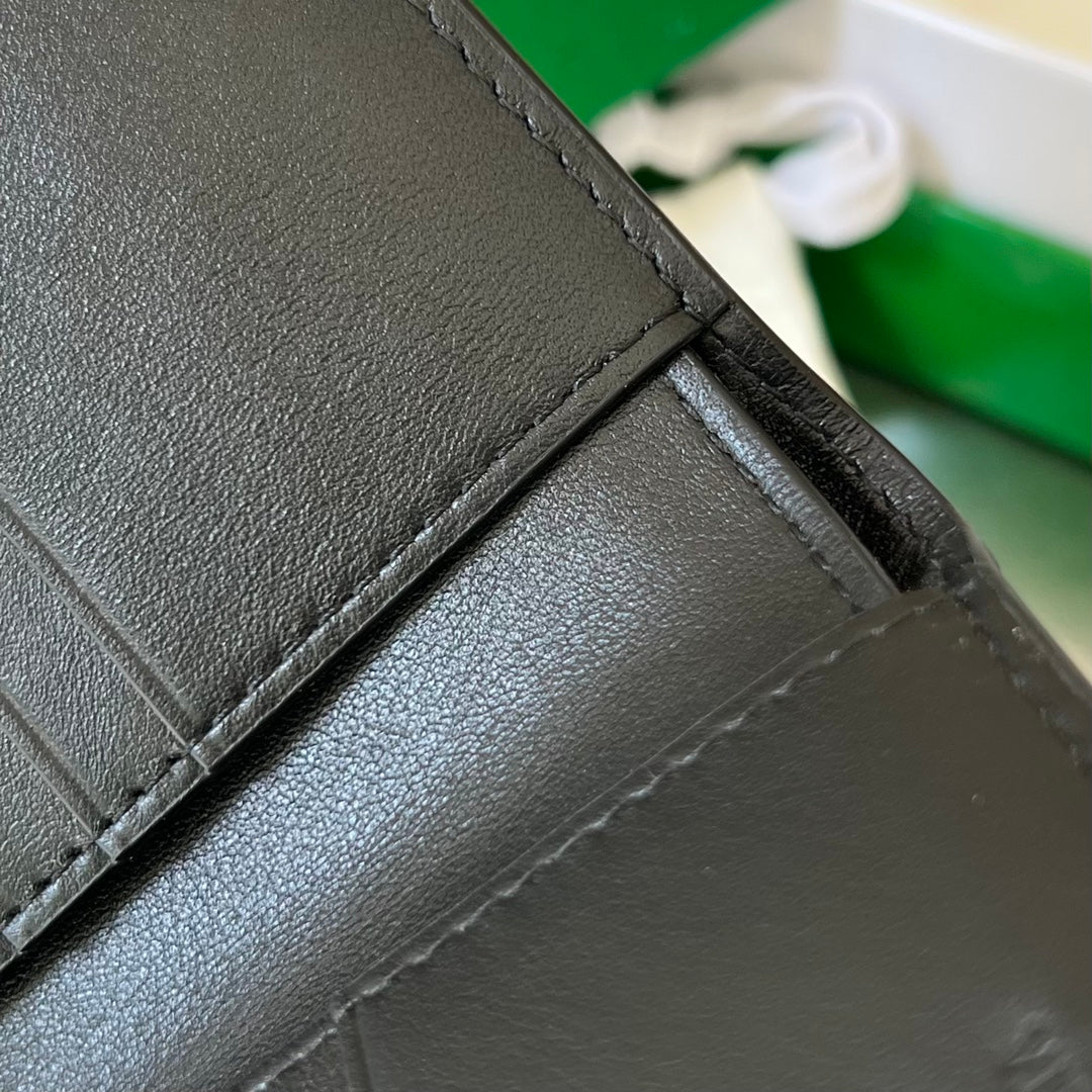 BOTTEGA VENETA INTRECCIATO PICCOLO 11 BLACK CALFSKIN WALLET