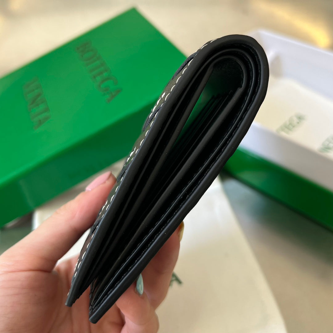 BOTTEGA VENETA INTRECCIATO PICCOLO 11 BLACK CALFSKIN WALLET
