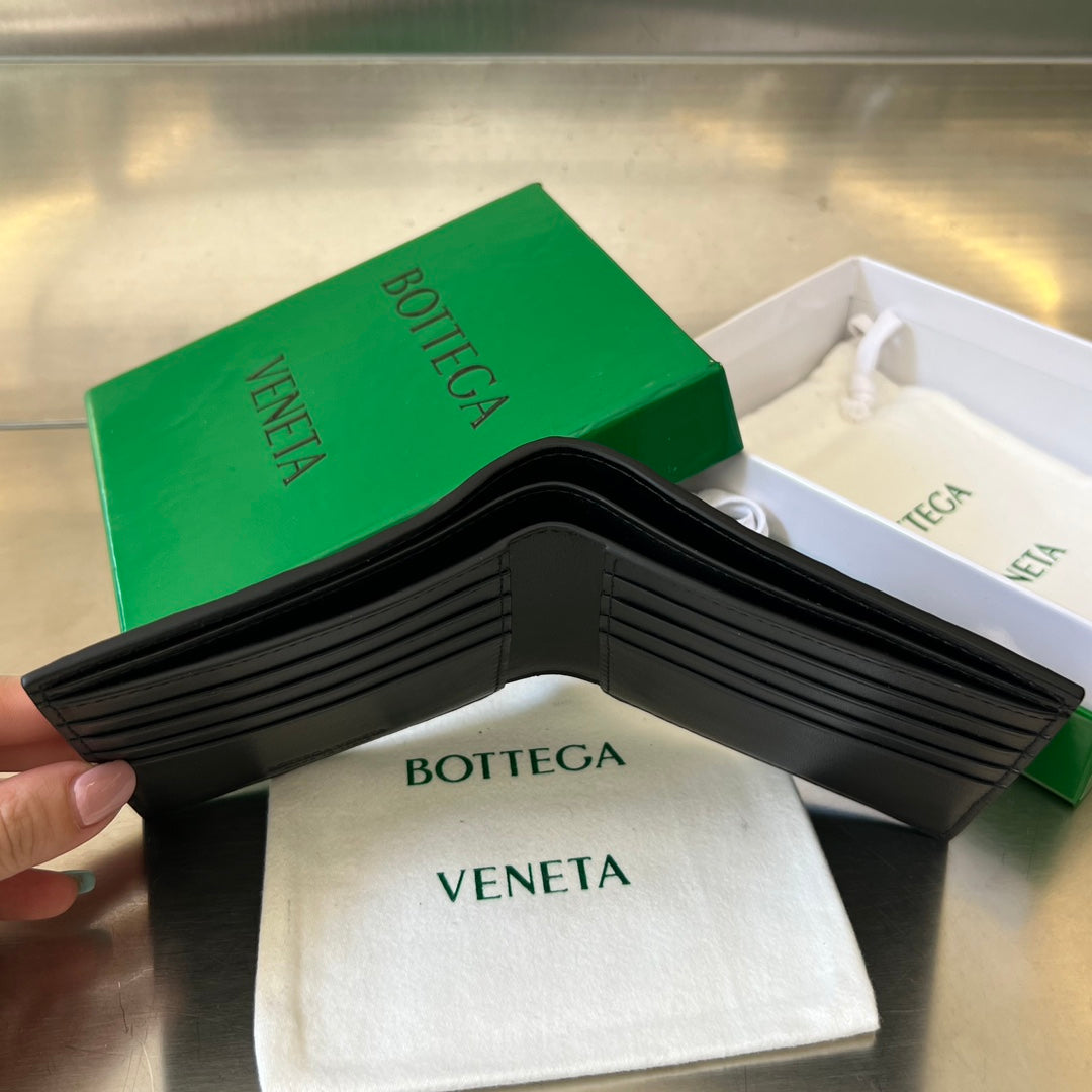BOTTEGA VENETA INTRECCIATO PICCOLO 11 BLACK CALFSKIN WALLET