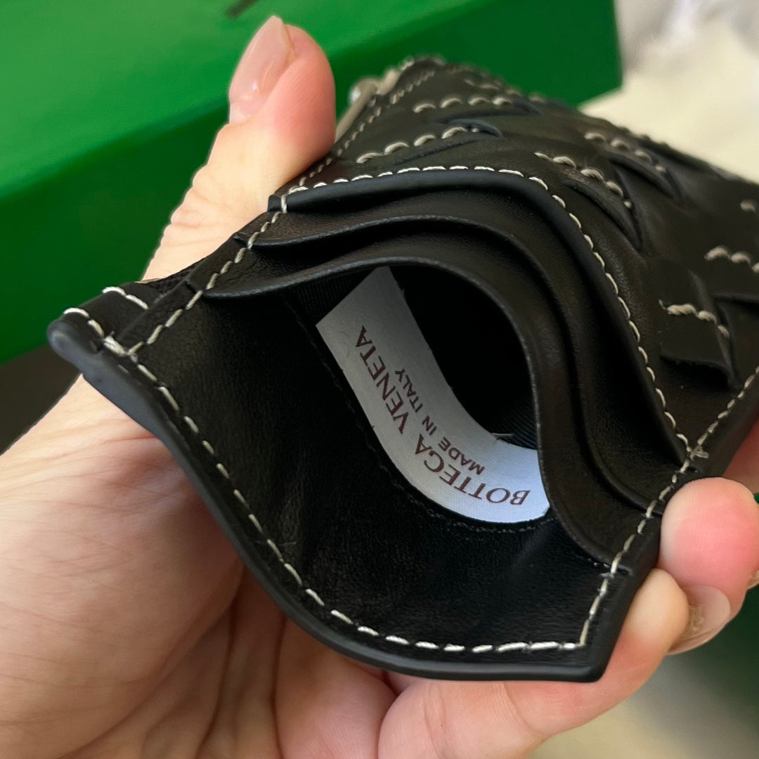 BOTTEGA VENETA ZIPPED CARD CASE 11 BLACK CALFSKIN
