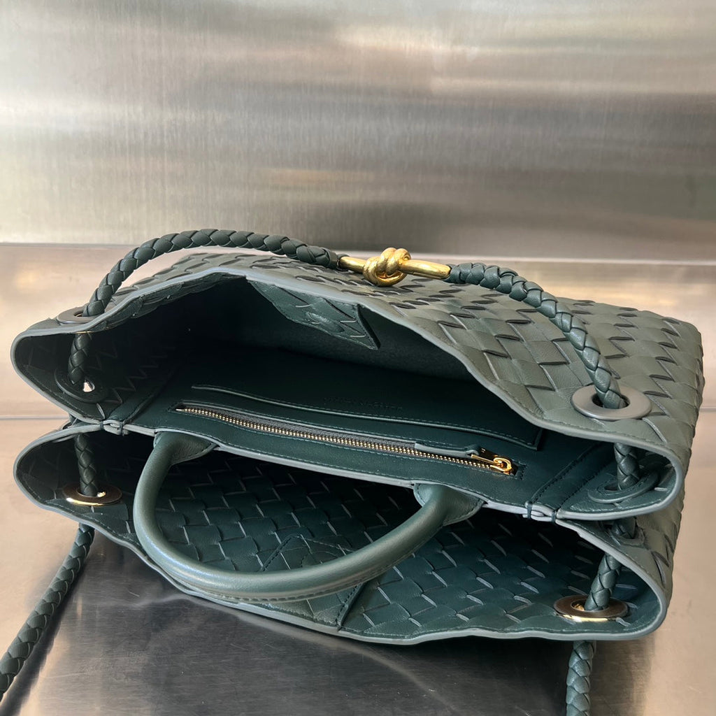 BOTTEGA VENETA SMALL ANDIAMO 29 IN DARK GREEN LAMBSKIN